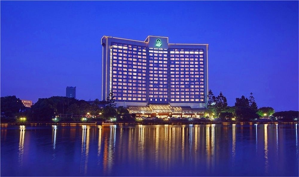 Fuzhou Lakeside Hotel Exterior photo